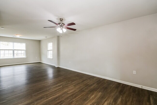 Foto del edificio - 1918 Eastway Dr