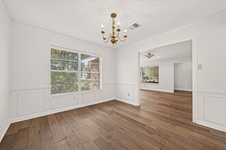 Building Photo - 12411 Pinerock Ln