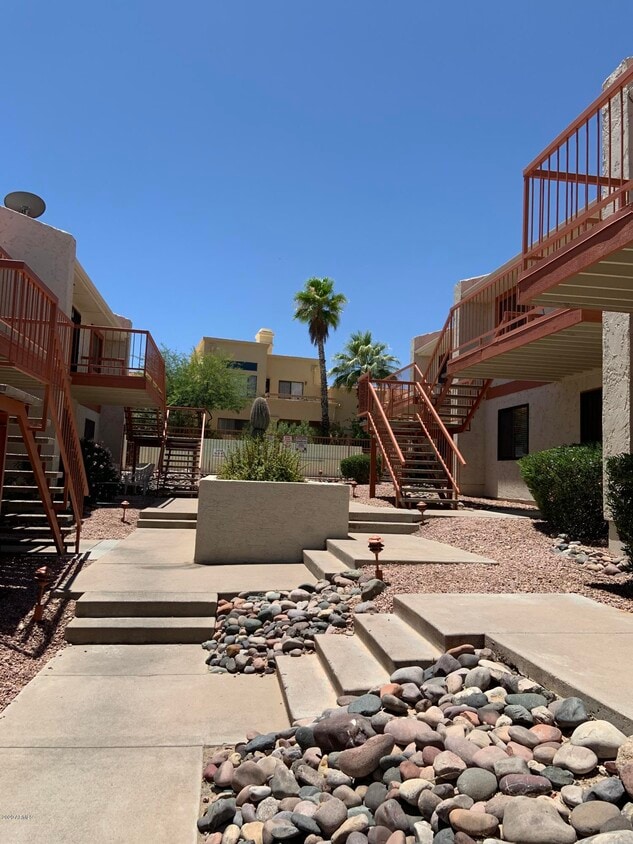 16805 E El Lago Blvd Unit 106, Fountain Hills, AZ 85268 Room for Rent