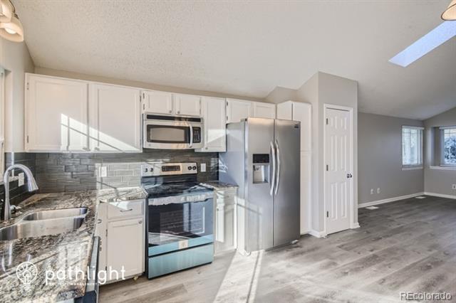 Foto del edificio - 628 Longfellow Ln