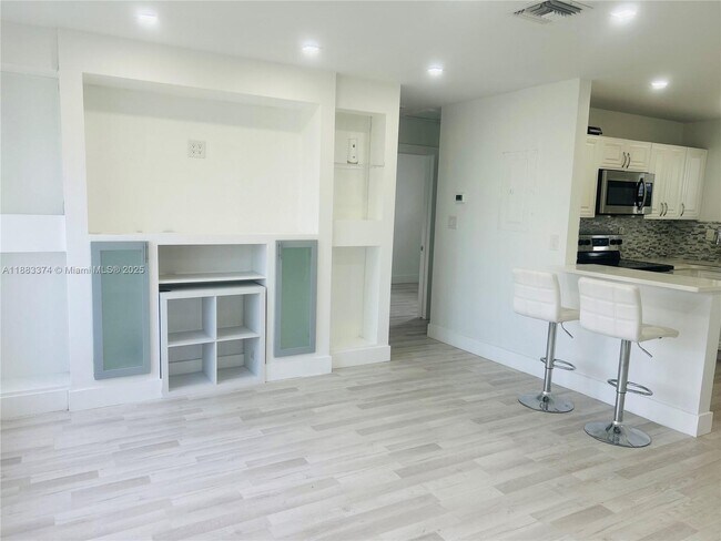 Foto del edificio - 6318 NW 24th Ct