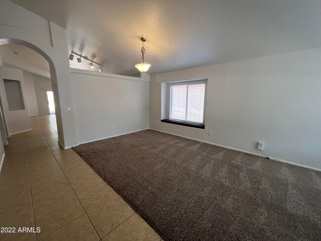 Building Photo - 2120 E Rosemonte Dr