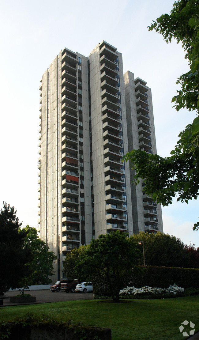 Building Photo - Madison Tower