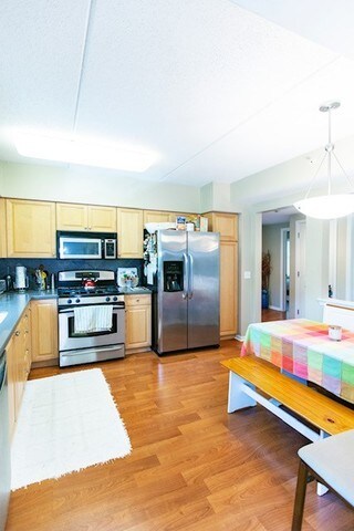 Foto del edificio - 8200 Lincoln Ave