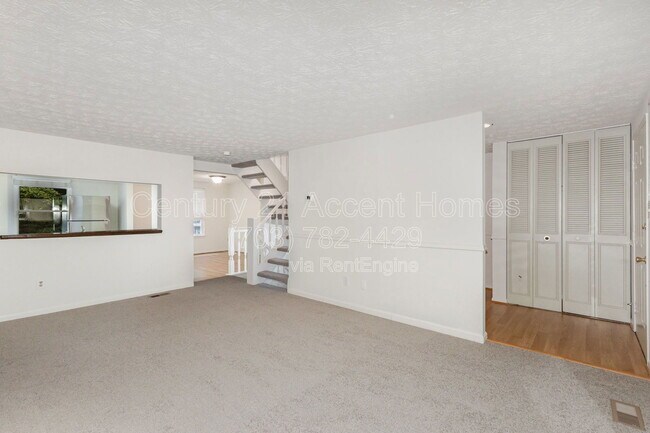 Foto del edificio - 9086 Tiffany Park Ct