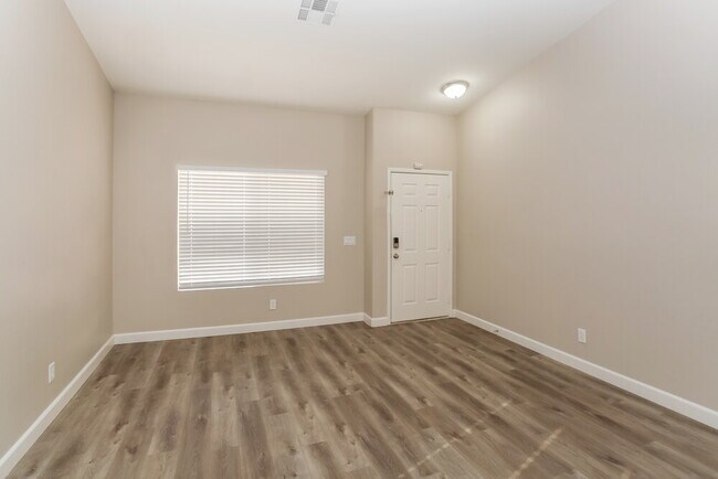 Foto del edificio - 5128 Langport Dr