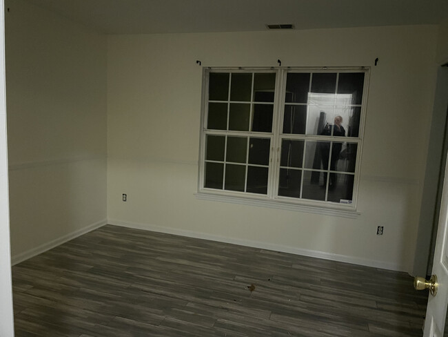 Second bedroom - 4813 Tudor Dr
