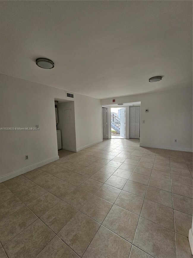 Foto del edificio - $2,500 1403 S Liberty Ave # 1403K