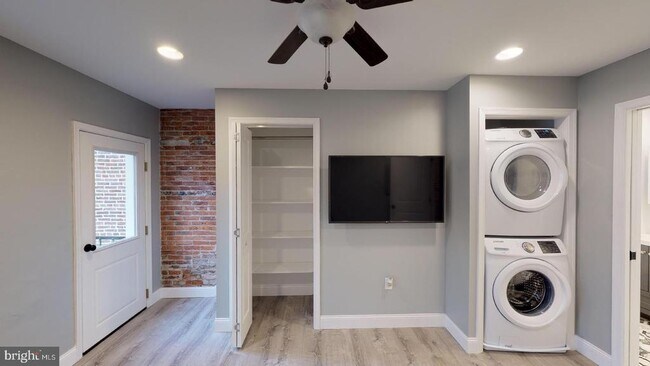 Foto del edificio - 27 S Church St