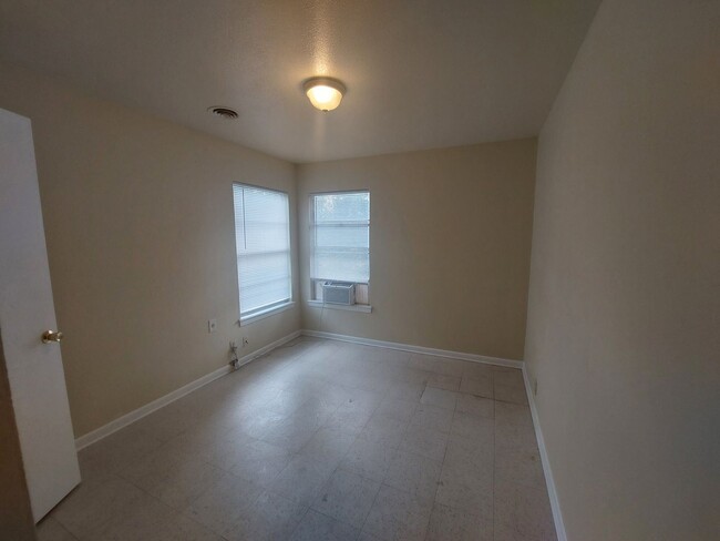 Building Photo - 3 br, 2 bath House - 438 Saipan Pl