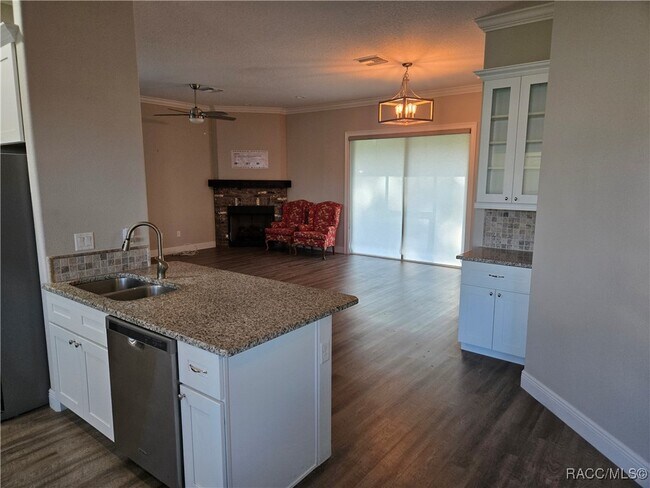 Foto del edificio - 9322 S DEER Pk Dr