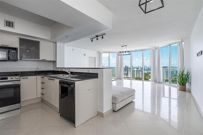 Building Photo - 16699 Collins Ave