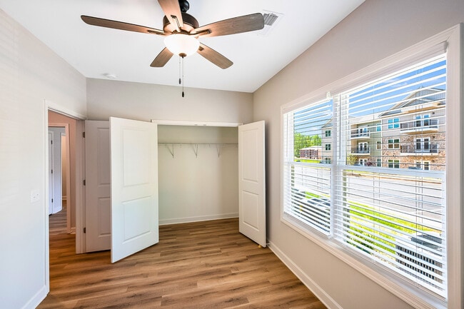 Building Photo - Preston Park Apartments