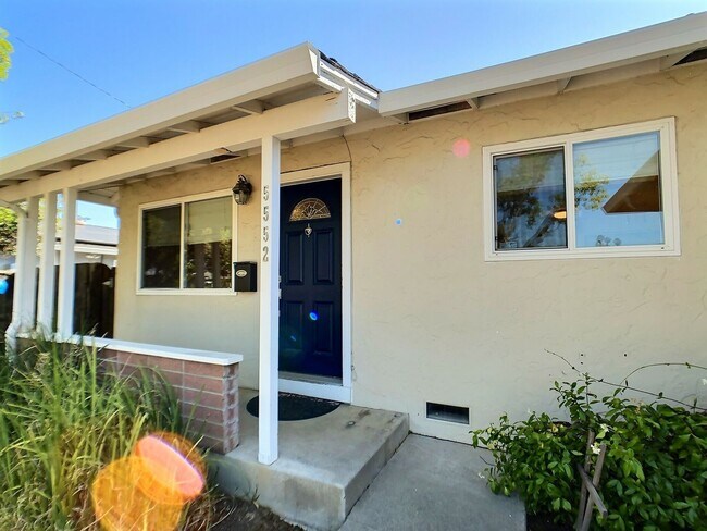 Building Photo - 3 Bedroom House in the 95118