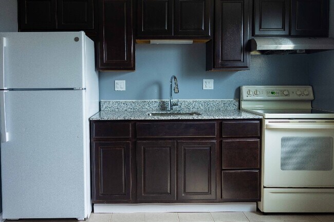 Foto del edificio - 8022 Beech Ave