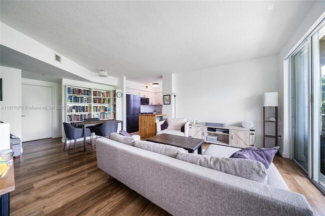 Foto del edificio - 1824 Brickell Ave