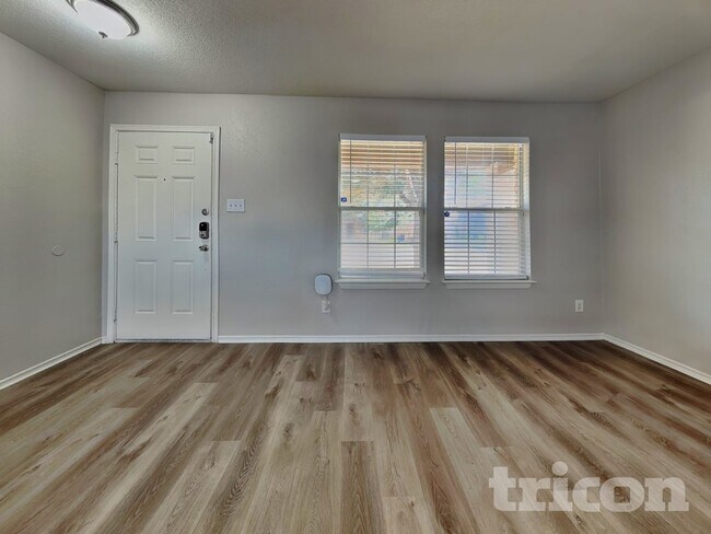 Foto del edificio - 160 Hinge Path