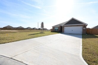 Building Photo - 428 Lgt Smt Dr