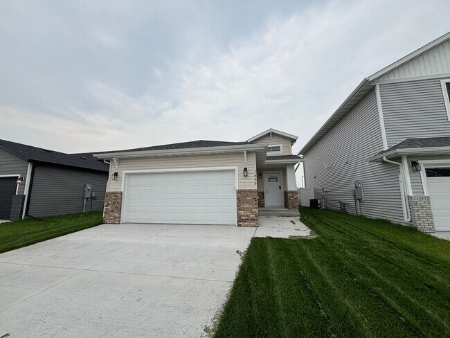 Building Photo - Stunning 3 Bed, 2 Bath New Build – 1,800 Sq Ft of Modern Comfort