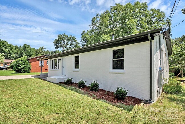 Building Photo - 1433 Edgewood Rd