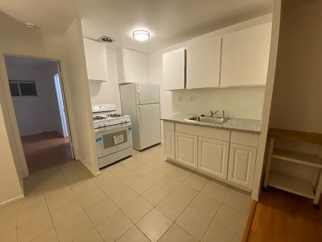 Foto del edificio - 2701 Ivy Dr