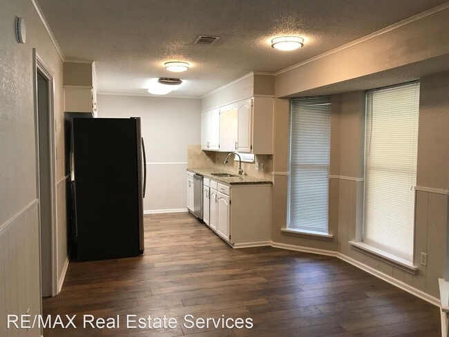 Building Photo - 3 br, 2 bath House - 5322 Hollyhock Lane