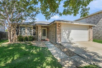 Building Photo - 1825 Lariat Dr