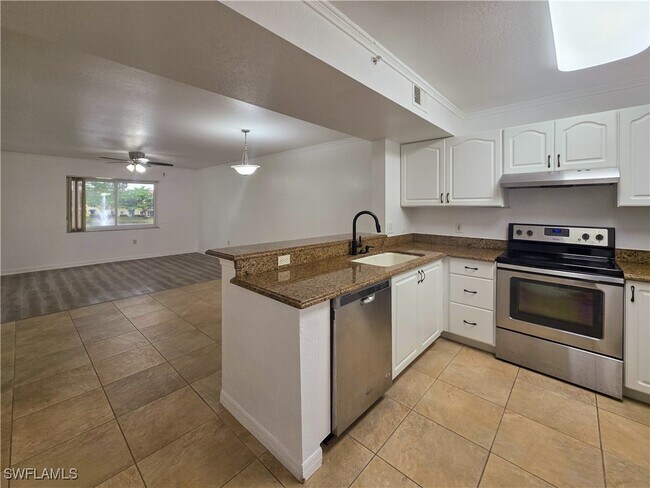 Foto del edificio - 8287 Key Royal Ln