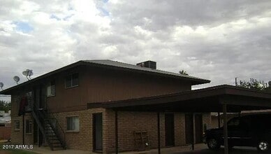 Building Photo - 320 W 5th Pl