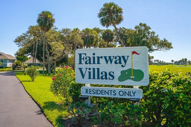 Building Photo - 319 Golfview Cir