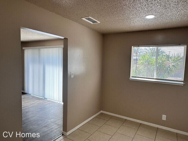 Foto del edificio - 3 br, 2 bath House - 1385 Davis St.