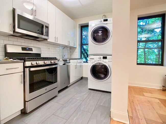 Foto del edificio - 282 Cabrini Boulevard