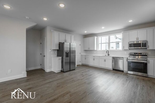 Building Photo - 5610 Sofias Cir