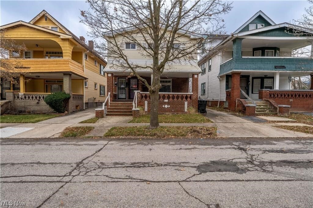 3776 E 144th St Unit Upper, Cleveland, OH 44128 Room for Rent in