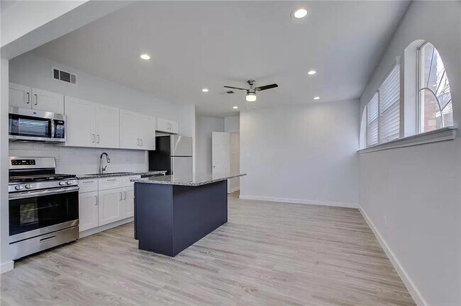 Building Photo - 6125 Tremont St