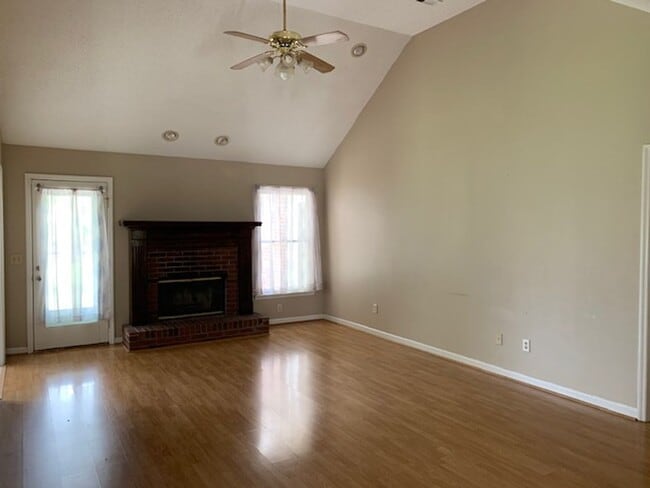 Building Photo - $300 OFF FIRST MONTHS RENT!  COMING SOON 8...