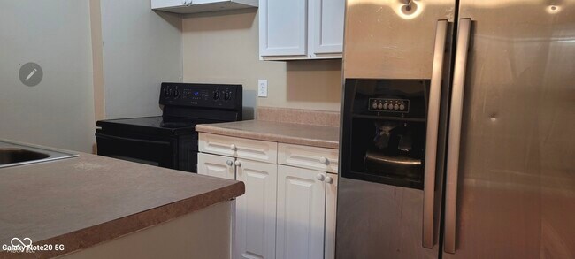 Building Photo - 3662 Tudor Park Dr