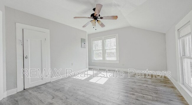 Building Photo - 111 Mable St