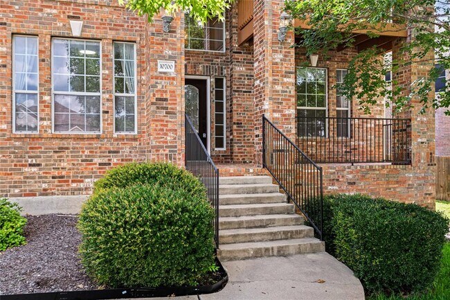 Foto del edificio - 10700 Pointe View Dr
