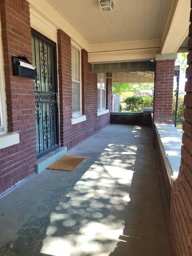 Foto del edificio - 2410 Broad Ave