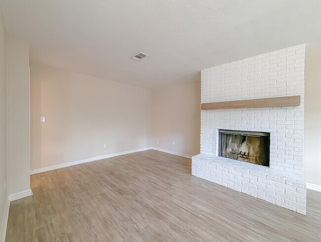 Foto del edificio - 2632 Vassar Rd