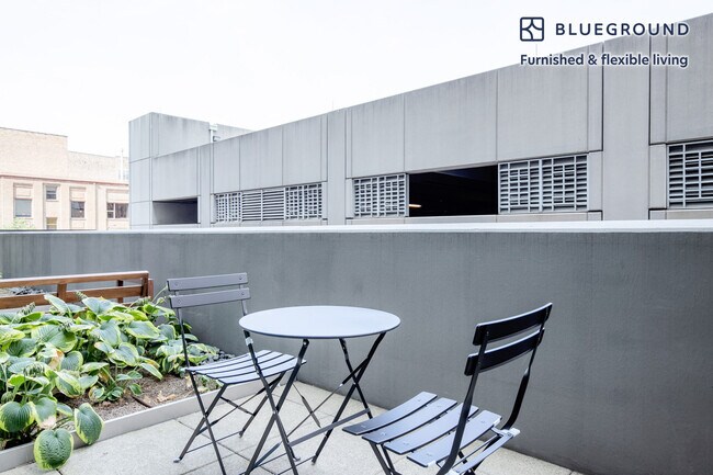 Building Photo - 165 North Des Plaines Street-SI FL3-ID750