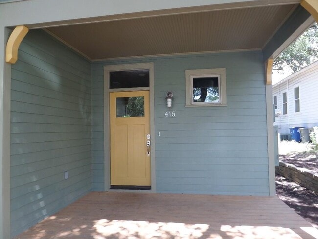 Building Photo - 416 W Johanna St