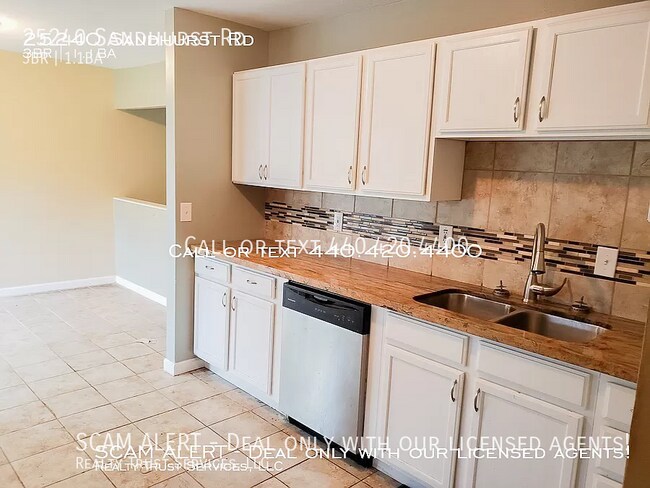 Foto del edificio - 25240 Sandhurst Rd