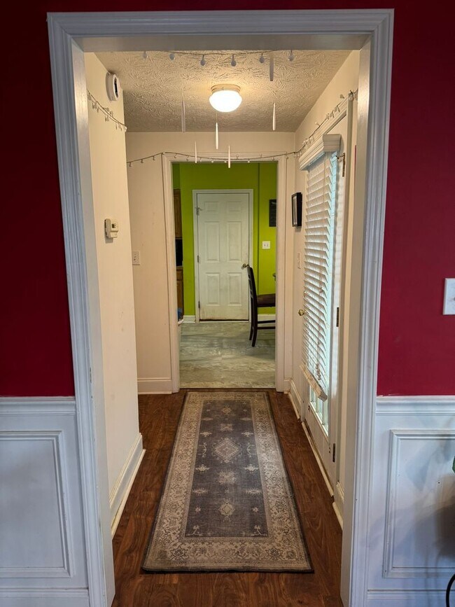 Foto del edificio - Beautiful East Side Home