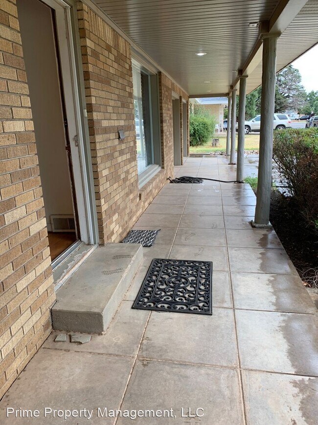 Building Photo - 2 br, 1.5 bath House - 2700 Axtell