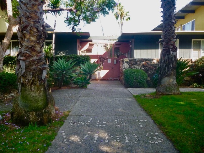 Building Photo - 2325 Kansas Ave