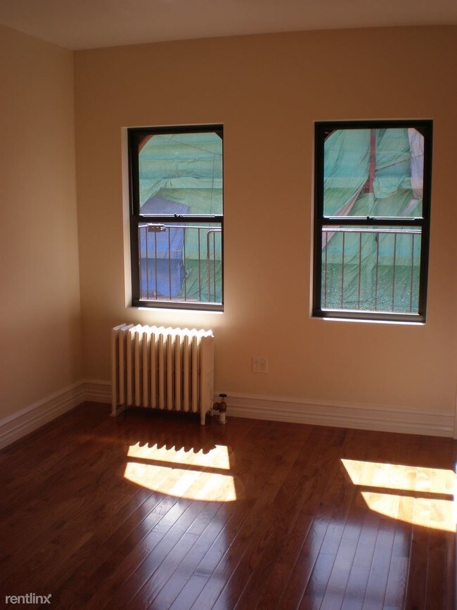Building Photo - 165 W 83rd St