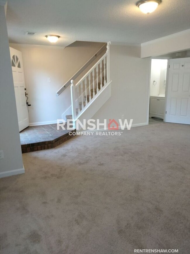 Building Photo - New 3 bed / 3.5 bath TOWNHOUSE in Cordova ...