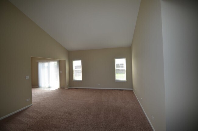 Building Photo - 502 Magnolia Dr